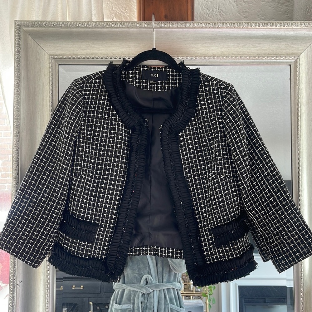 Classic Cropped Black Tweed Jacket with Ruffle Detailing